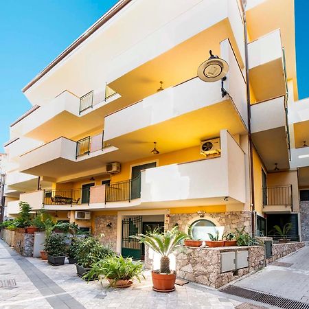 Le Tartarughe Aparthotel Letojanni Exterior foto