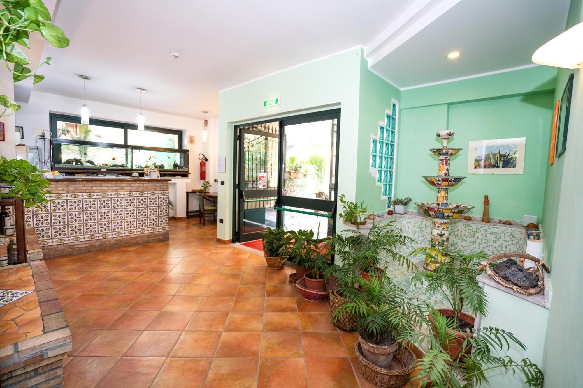 Le Tartarughe Aparthotel Letojanni Exterior foto