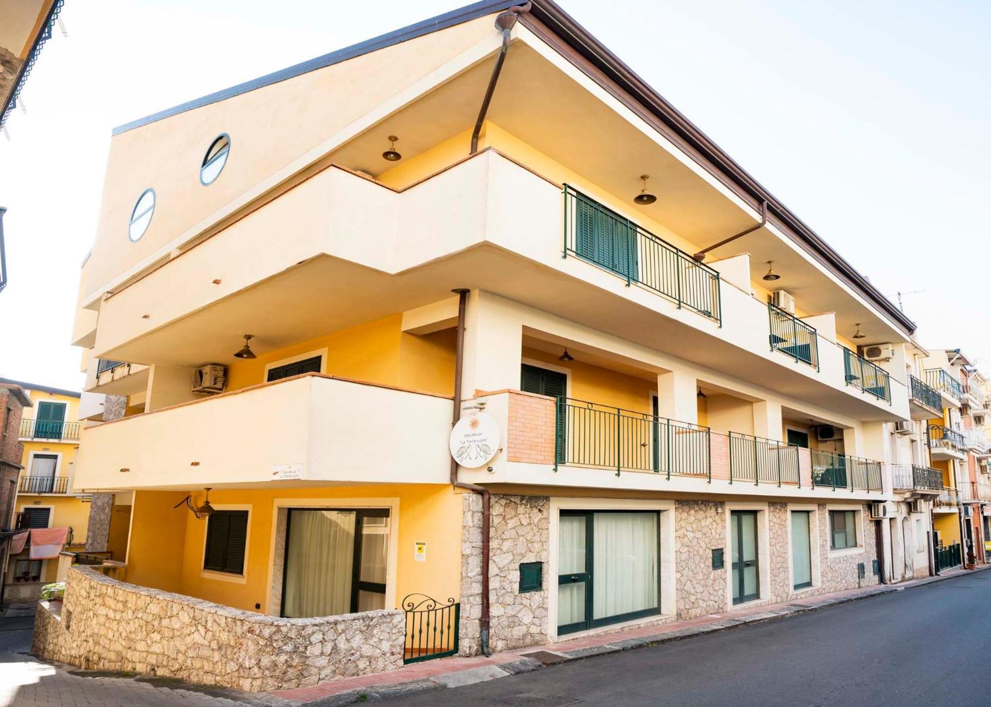 Le Tartarughe Aparthotel Letojanni Exterior foto
