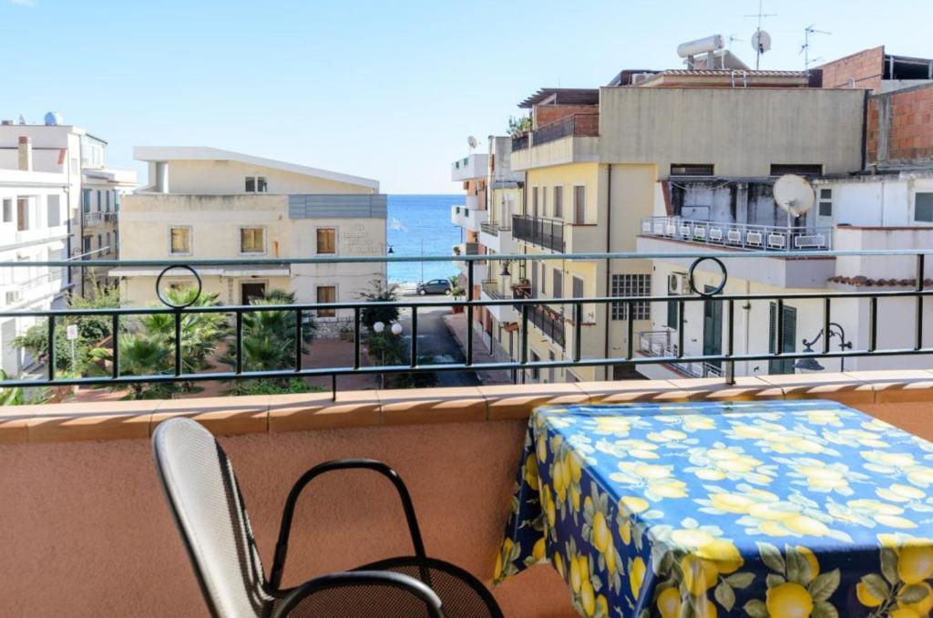 Le Tartarughe Aparthotel Letojanni Exterior foto